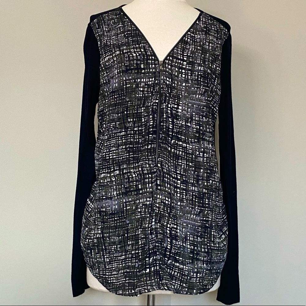 Lola & Sophie Long Sleeve Zipper V-neck Blouse Top, size Medium
